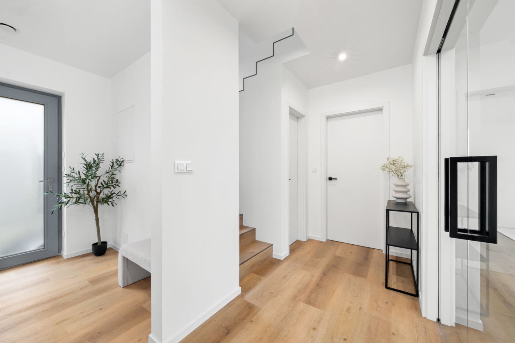 Predaj domu 170 m², pozemok 500 m², Zdeňka Hermana, Libušín, Středočeský kraj Predaj domu 170 m², pozemok 500 m², Zdeňka Hermana, Libušín, Středočeský kraj