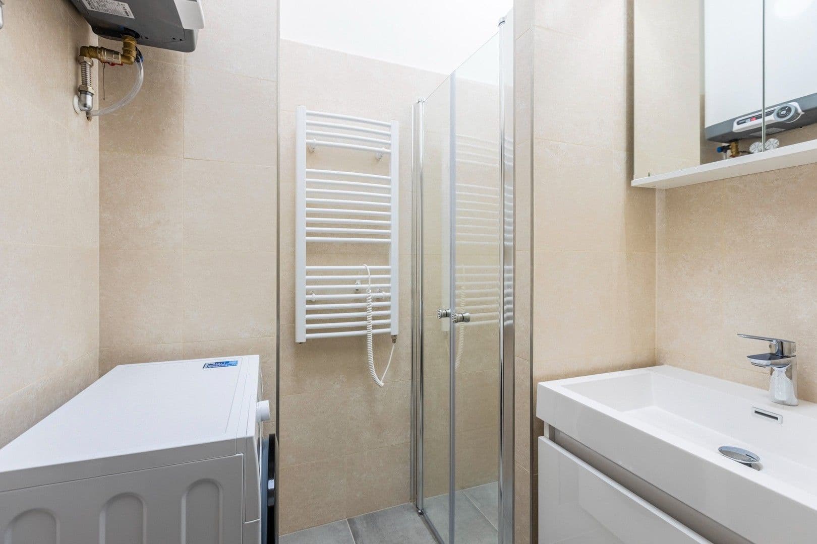 Prenájom bytu 2-izbový 50 m², Jivenská, Praha, Praha Prenájom bytu 2-izbový 50 m², Jivenská, Praha, Praha