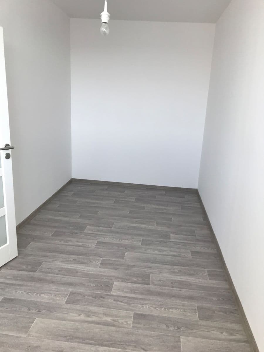 Prenájom bytu 2-izbový 45 m², Okružní, Zlín, Zlínský kraj Prenájom bytu 2-izbový 45 m², Okružní, Zlín, Zlínský kraj