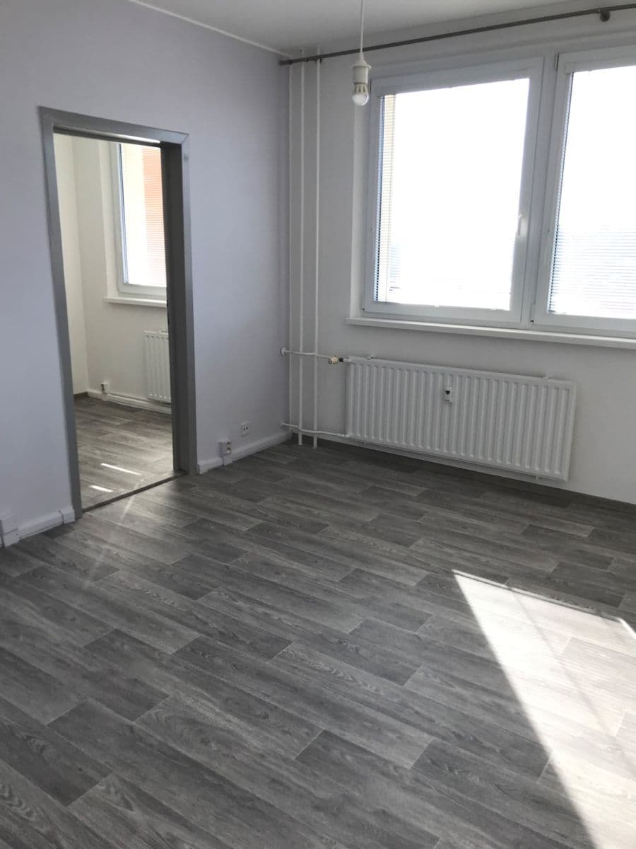 Prenájom bytu 2-izbový 45 m², Okružní, Zlín, Zlínský kraj Prenájom bytu 2-izbový 45 m², Okružní, Zlín, Zlínský kraj