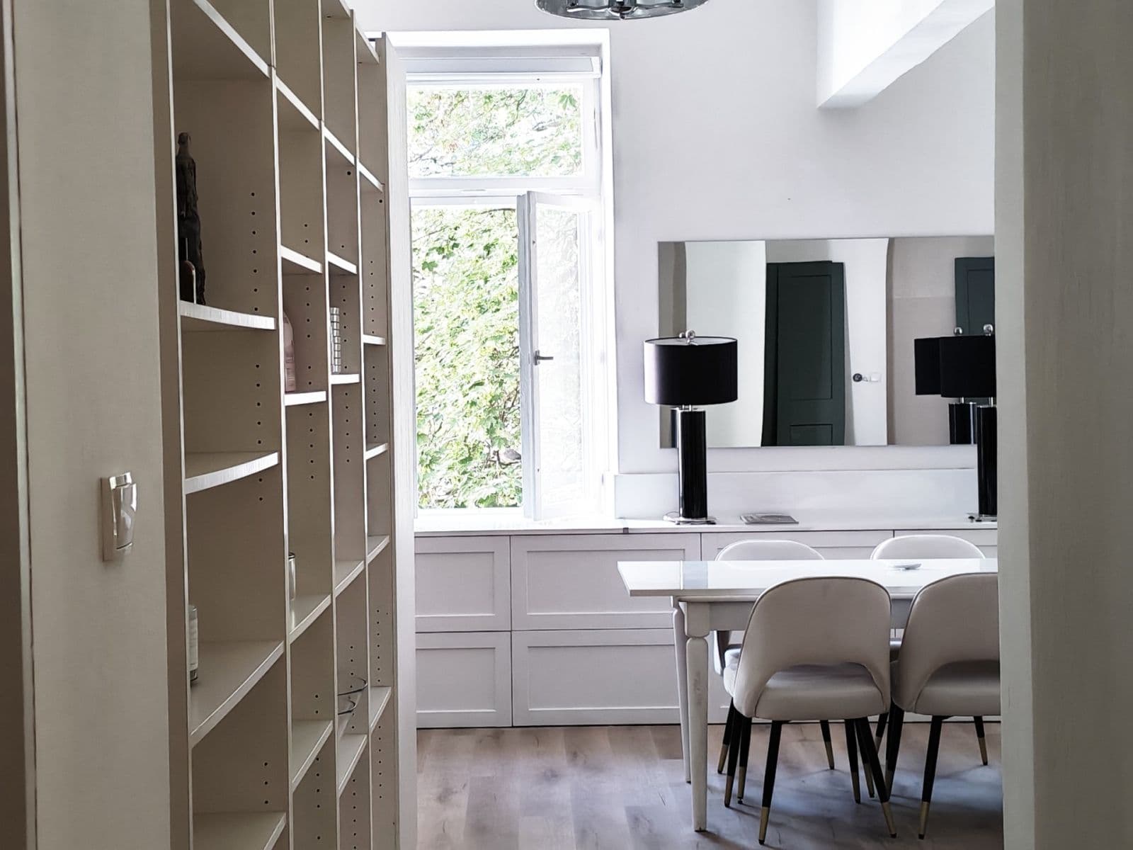 Prenájom bytu 3-izbový 99 m², Slezská, Praha, Praha Prenájom bytu 3-izbový 99 m², Slezská, Praha, Praha