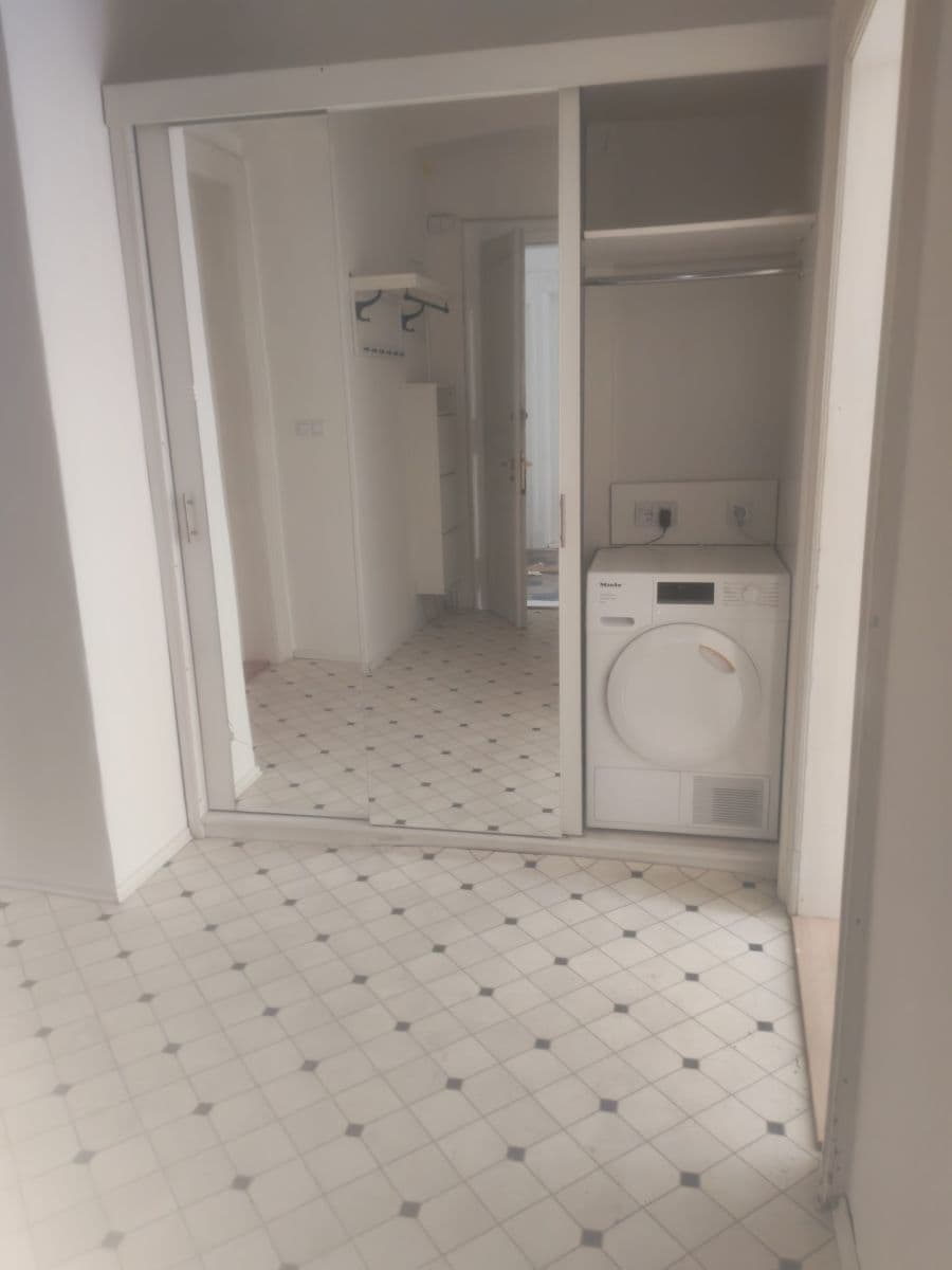 Prenájom bytu 2-izbový 56 m², Slezská, Praha, Praha Prenájom bytu 2-izbový 56 m², Slezská, Praha, Praha