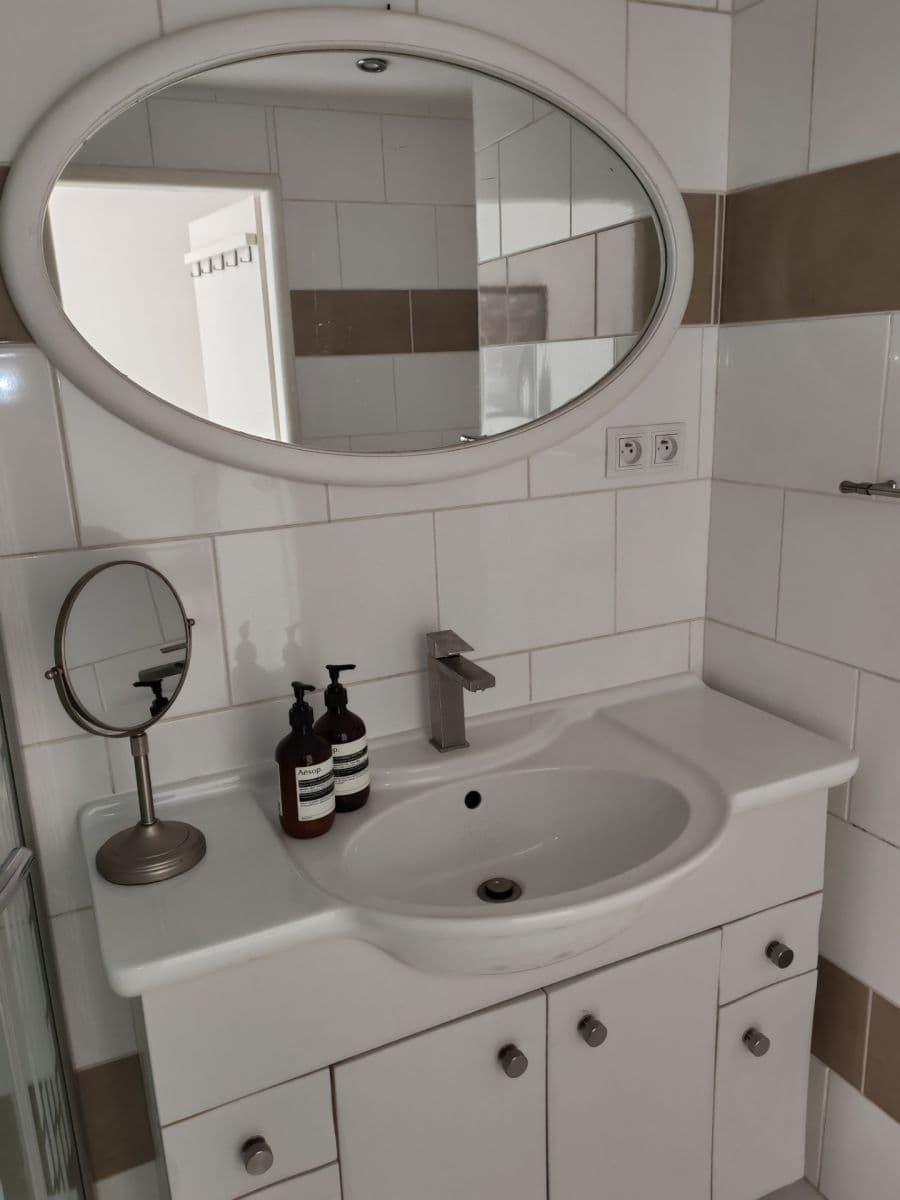 Prenájom bytu 2-izbový 56 m², Slezská, Praha, Praha Prenájom bytu 2-izbový 56 m², Slezská, Praha, Praha