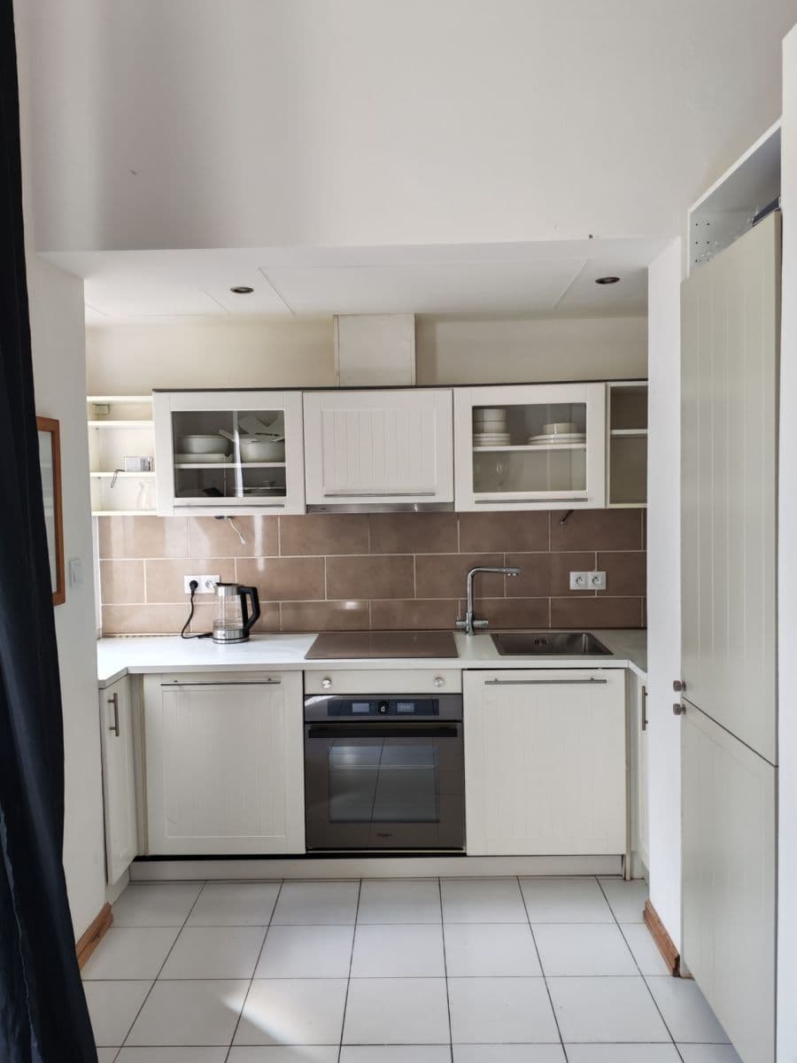 Prenájom bytu 2-izbový 56 m², Slezská, Praha, Praha Prenájom bytu 2-izbový 56 m², Slezská, Praha, Praha