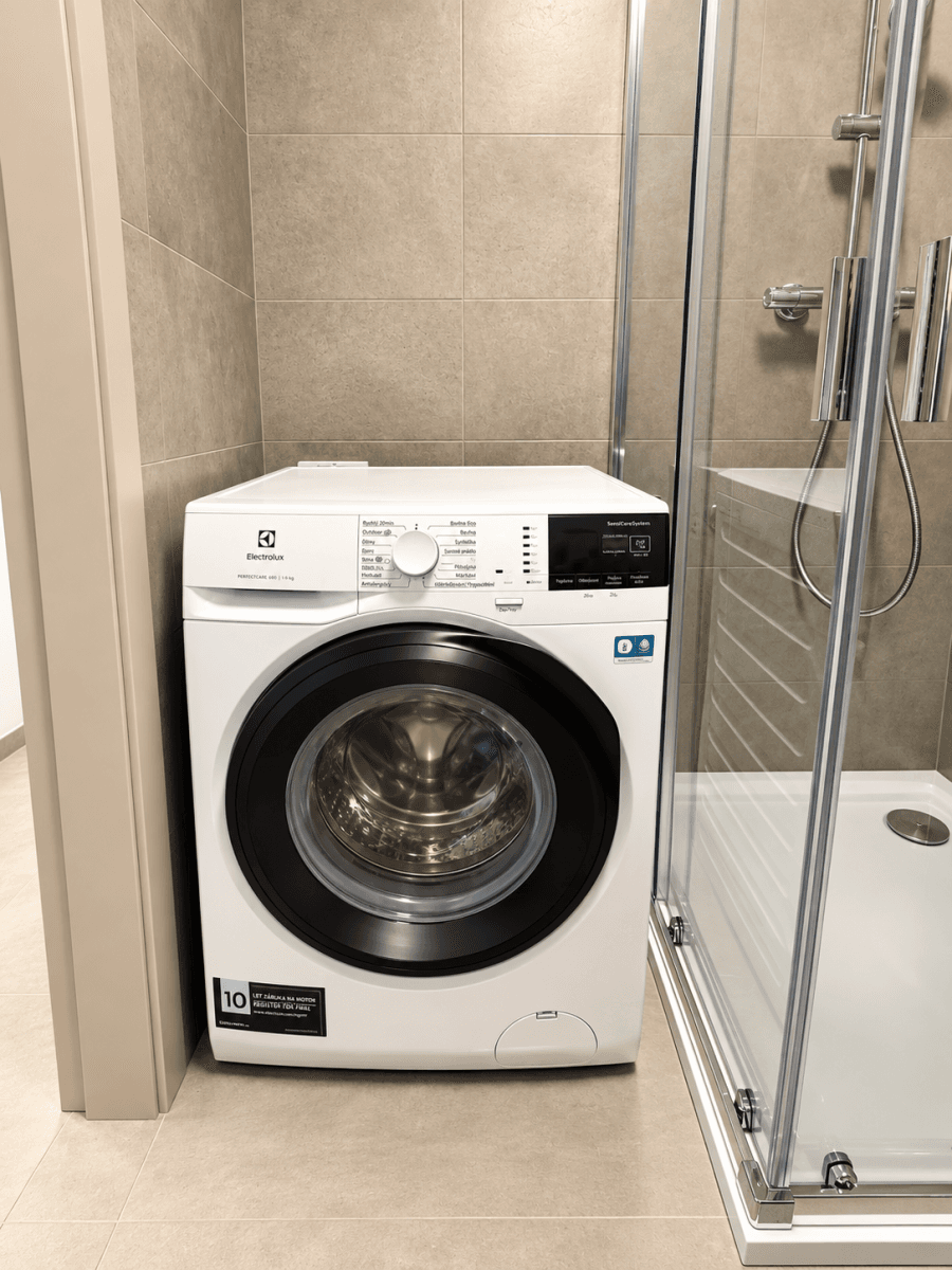Prenájom bytu 1-izbový 45 m², Hartigova, Praha, Praha Prenájom bytu 1-izbový 45 m², Hartigova, Praha, Praha
