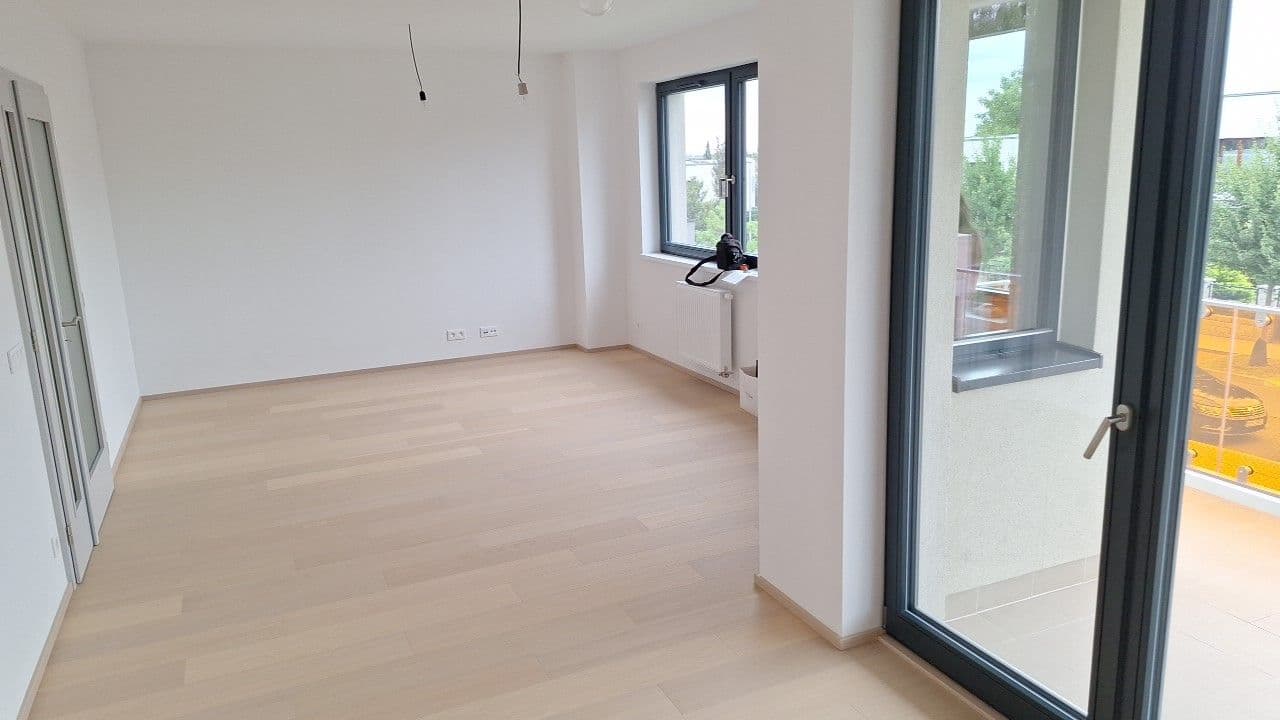 Prenájom bytu 3-izbový 77 m², Za Pískovnou, Praha, Praha Prenájom bytu 3-izbový 77 m², Za Pískovnou, Praha, Praha