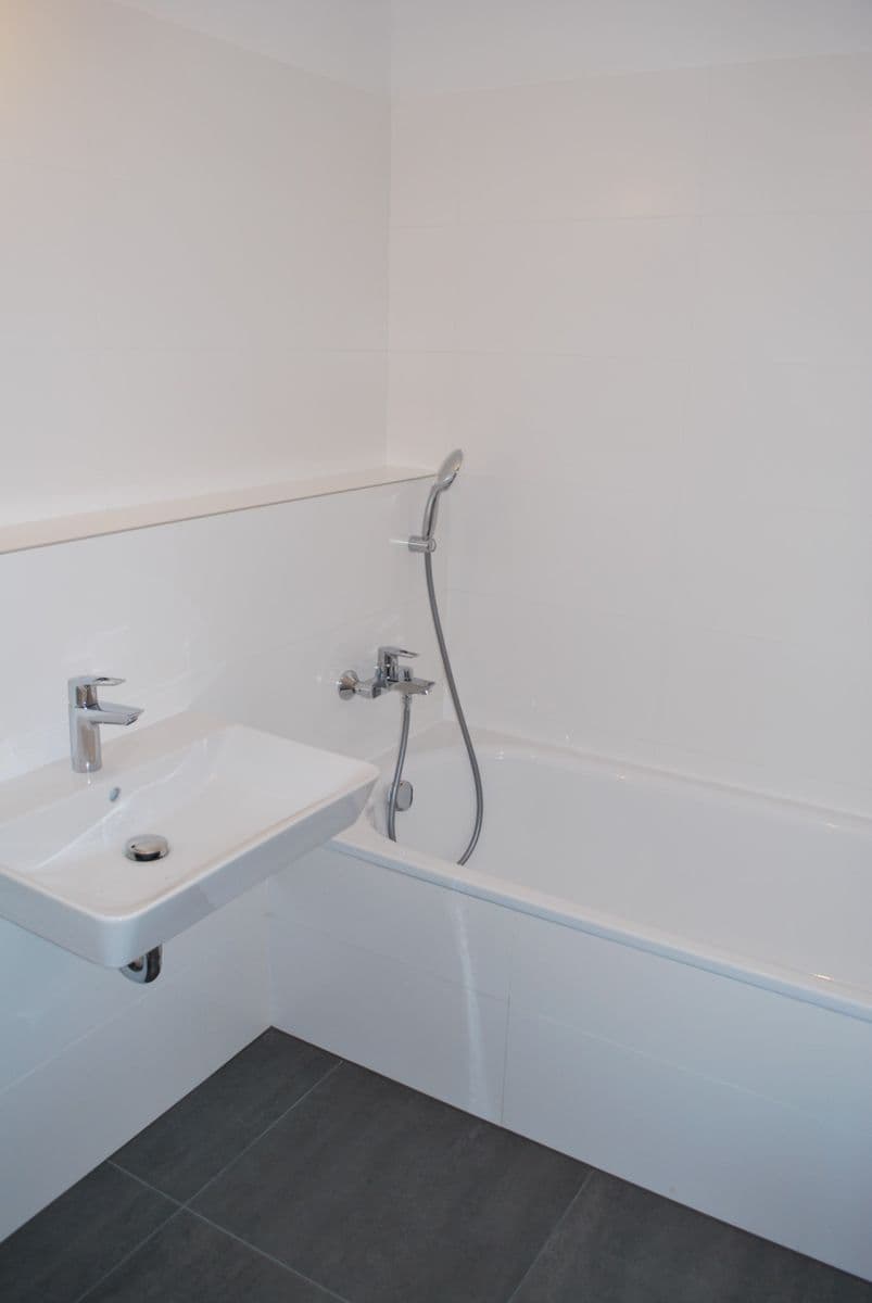 Prenájom bytu 3-izbový 77 m², Za Pískovnou, Praha, Praha Prenájom bytu 3-izbový 77 m², Za Pískovnou, Praha, Praha