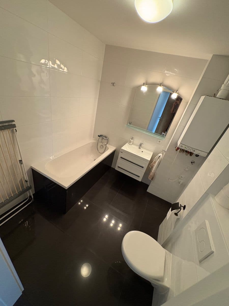 Prenájom bytu 2-izbový 53 m², Bučovická, Slavkov u Brna, Jihomoravský kraj Prenájom bytu 2-izbový 53 m², Bučovická, Slavkov u Brna, Jihomoravský kraj