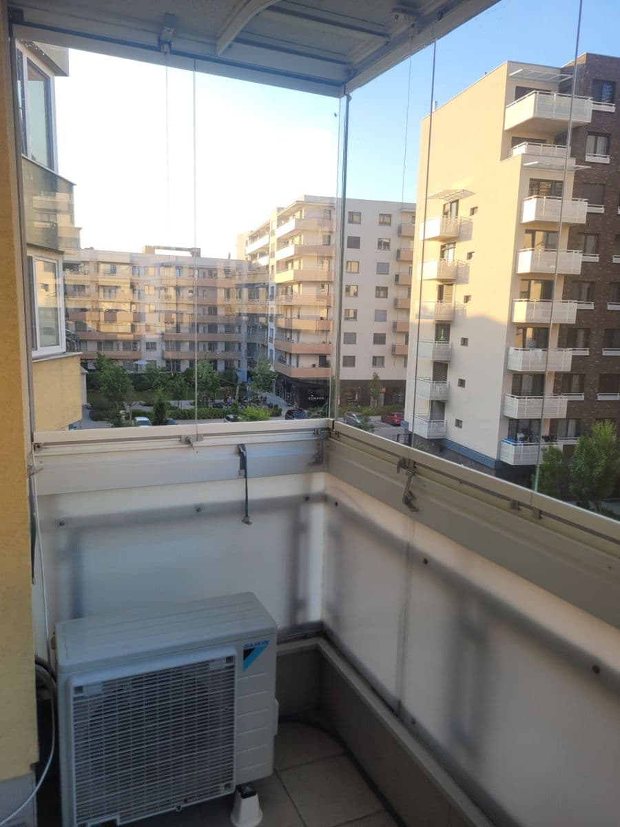 Prenájom bytu 1-izbový 42 m², Galvaniho, Ružinov, Bratislavský kraj Prenájom bytu 1-izbový 42 m², Galvaniho, Ružinov, Bratislavský kraj
