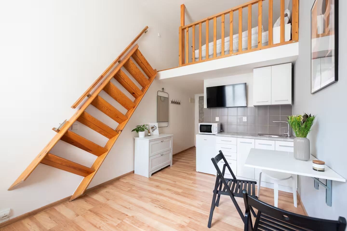 Prenájom bytu 1-izbový 18 m², Sokolovská, Praha, Praha Prenájom bytu 1-izbový 18 m², Sokolovská, Praha, Praha