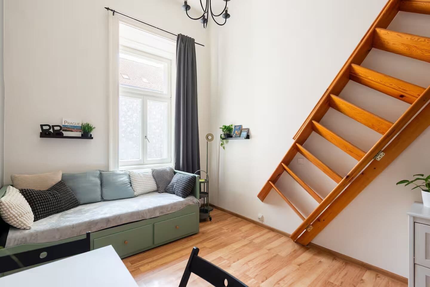 Prenájom bytu 1-izbový 18 m², Sokolovská, Praha, Praha Prenájom bytu 1-izbový 18 m², Sokolovská, Praha, Praha