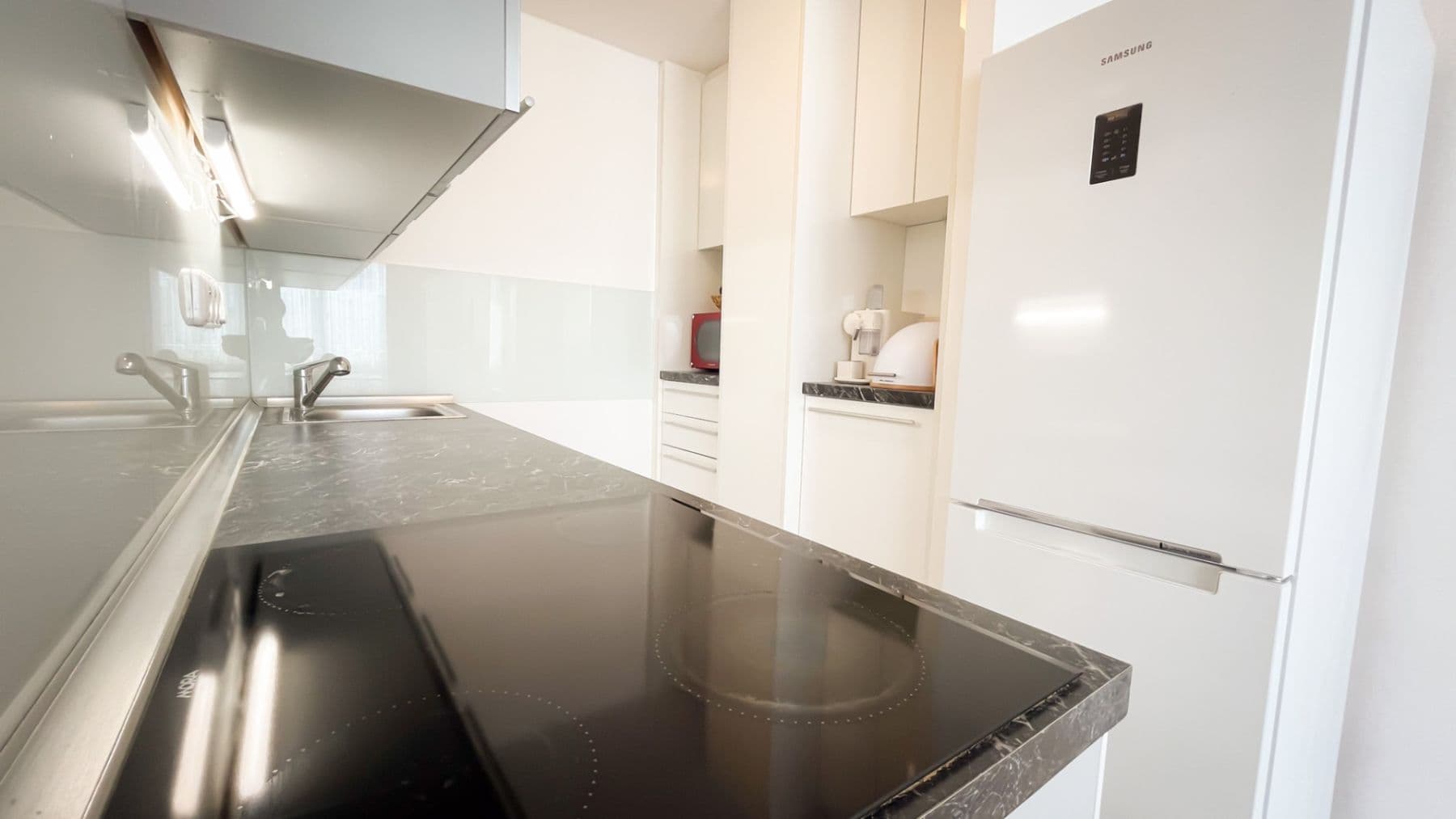 Prenájom bytu 1-izbový 43 m², Zelenohorská, Praha, Praha Prenájom bytu 1-izbový 43 m², Zelenohorská, Praha, Praha