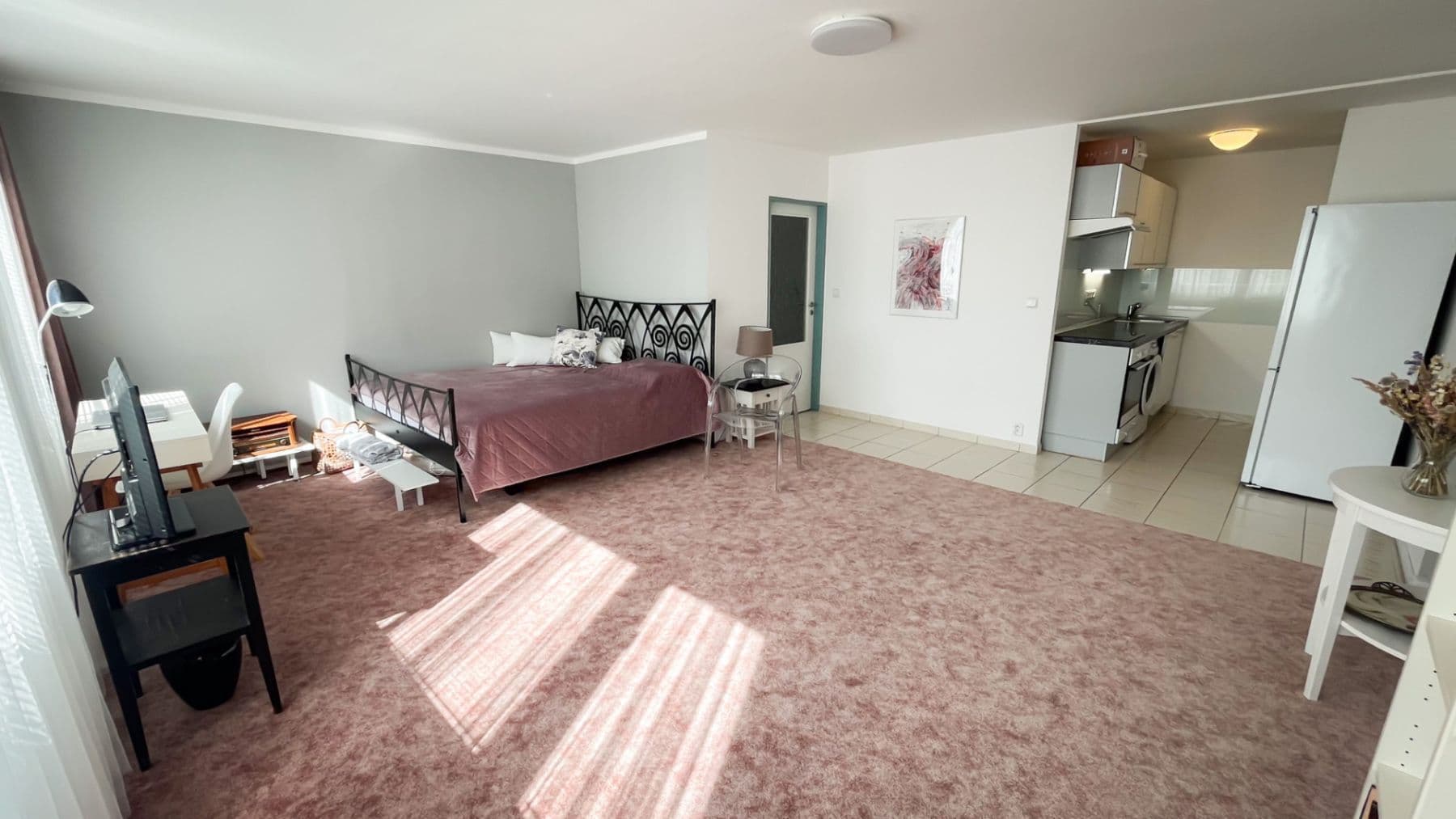 Prenájom bytu 1-izbový 43 m², Zelenohorská, Praha, Praha Prenájom bytu 1-izbový 43 m², Zelenohorská, Praha, Praha