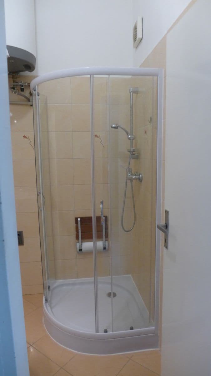 Predaj bytu 1-izbový 44 m², Pod Lipami, Praha, Praha Predaj bytu 1-izbový 44 m², Pod Lipami, Praha, Praha