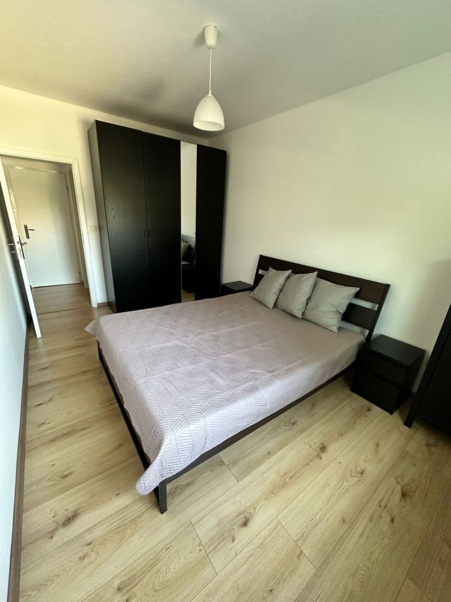 Prenájom bytu 3-izbový 70 m², Ľudovíta Fullu, Karlova Ves, Bratislavský kraj Prenájom bytu 3-izbový 70 m², Ľudovíta Fullu, Karlova Ves, Bratislavský kraj