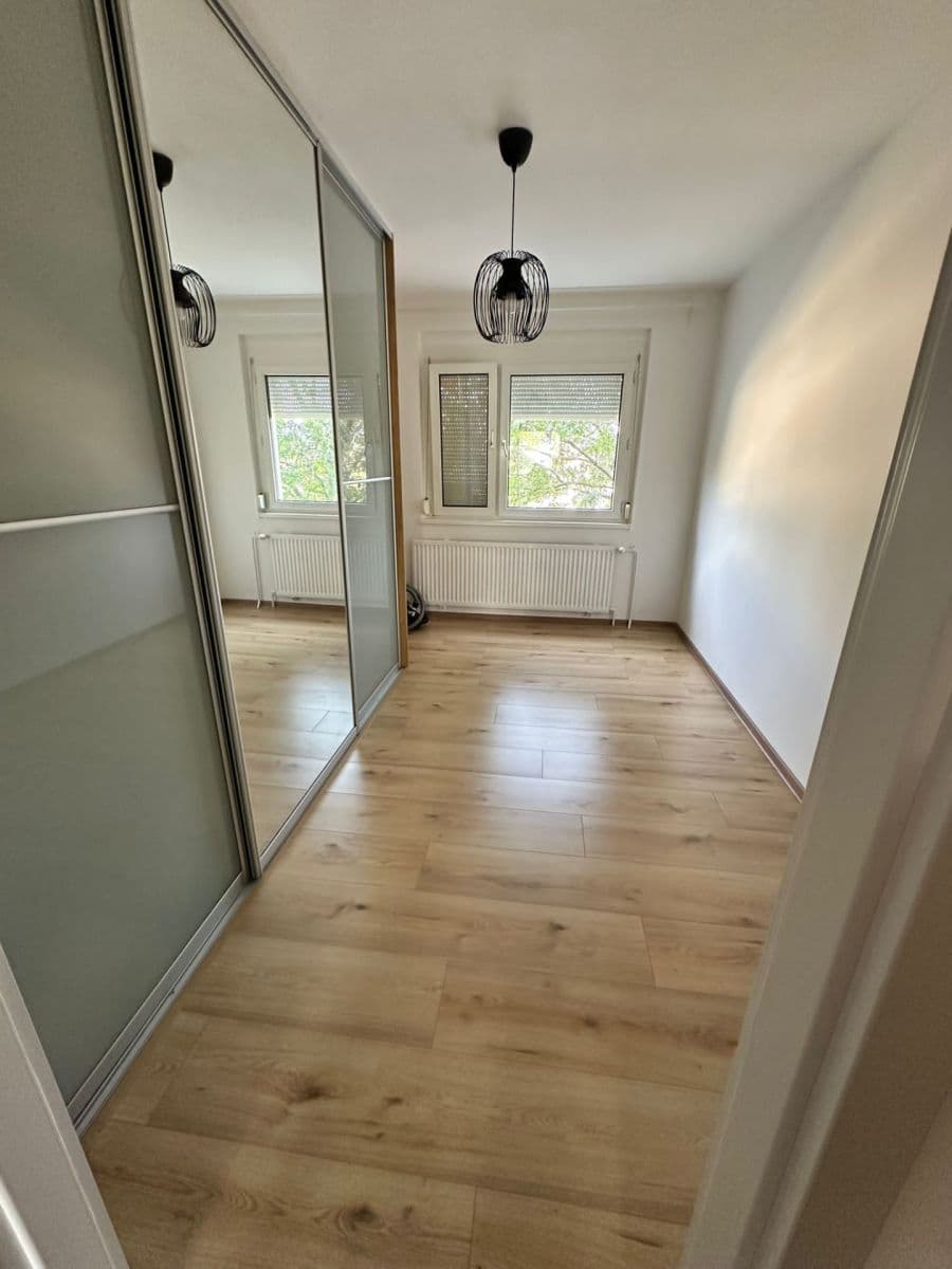 Prenájom bytu 3-izbový 70 m², Ľudovíta Fullu, Karlova Ves, Bratislavský kraj Prenájom bytu 3-izbový 70 m², Ľudovíta Fullu, Karlova Ves, Bratislavský kraj