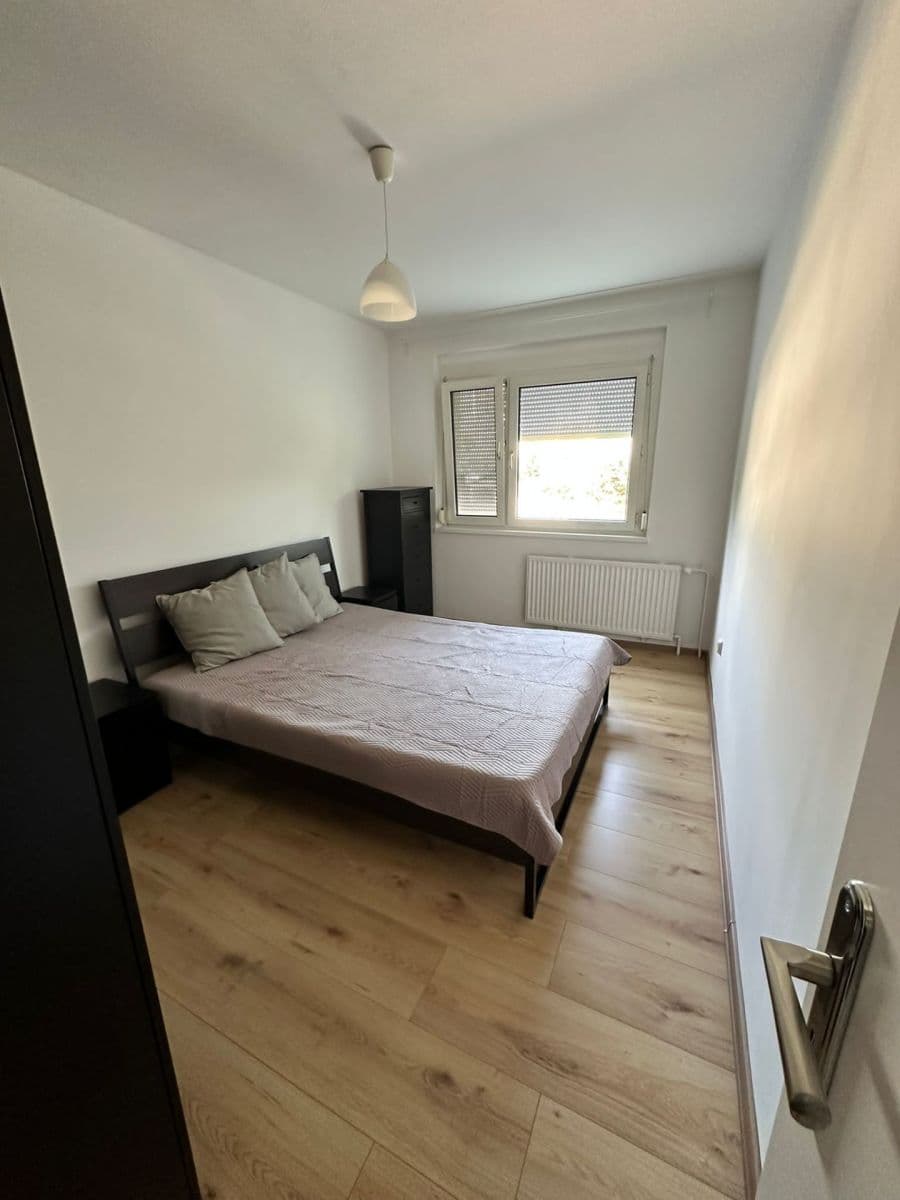 Prenájom bytu 3-izbový 70 m², Ľudovíta Fullu, Karlova Ves, Bratislavský kraj Prenájom bytu 3-izbový 70 m², Ľudovíta Fullu, Karlova Ves, Bratislavský kraj