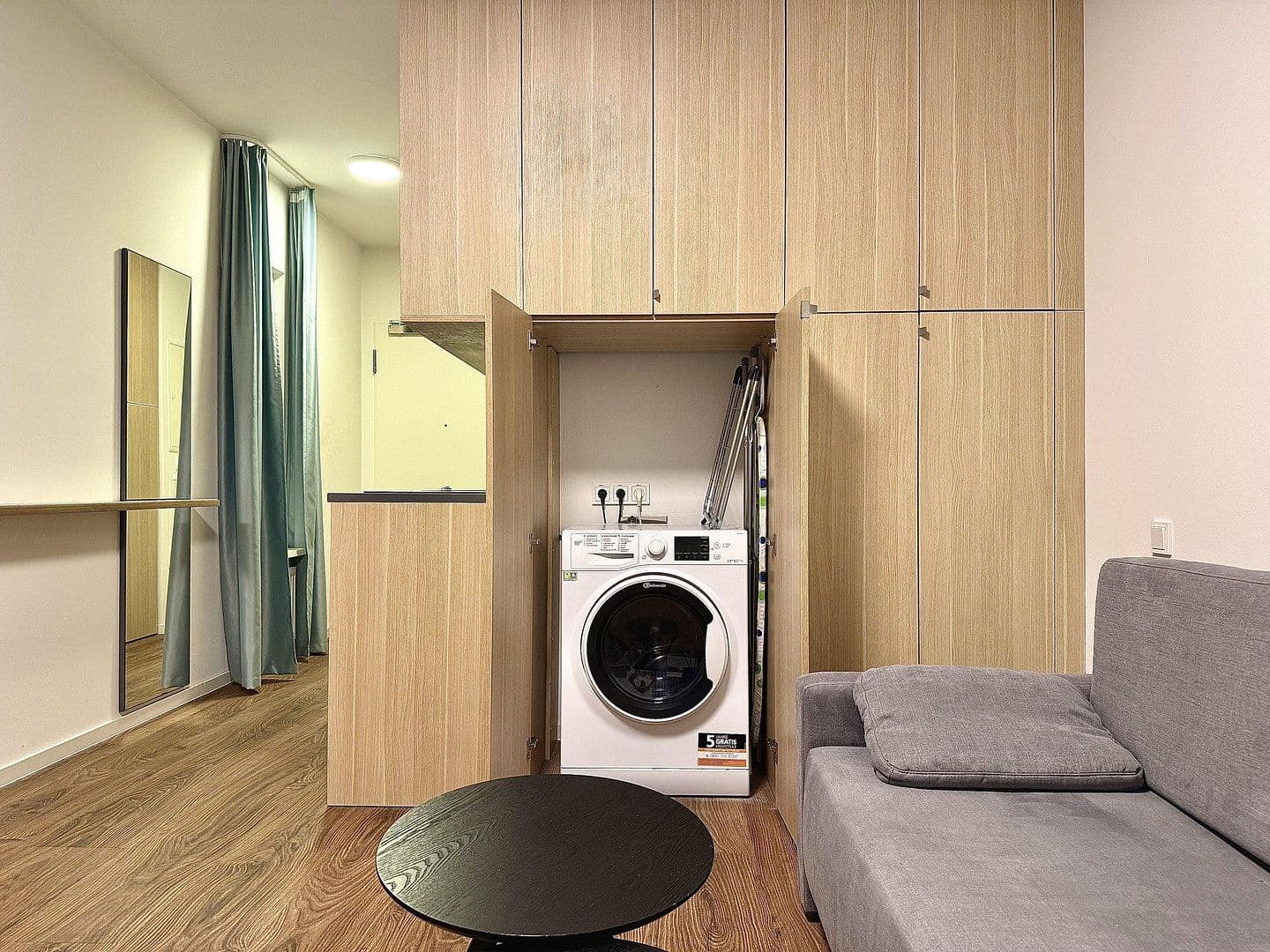 Prenájom bytu 1-izbový 25 m², Berlin, Berlín Prenájom bytu 1-izbový 25 m², Berlin, Berlín