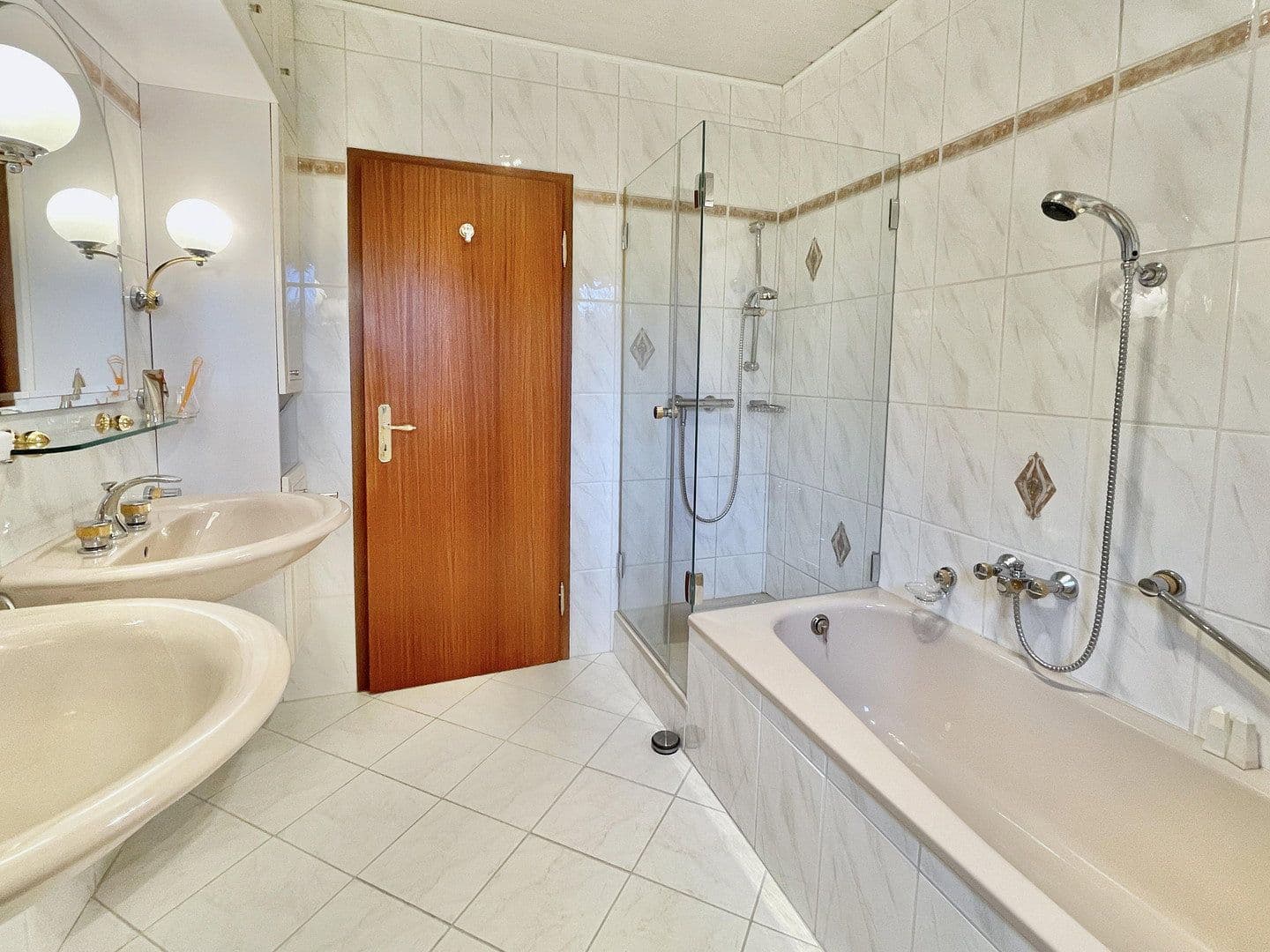 Predaj domu 124 m², pozemok 774 m², Hamburg, Hamburg Predaj domu 124 m², pozemok 774 m², Hamburg, Hamburg