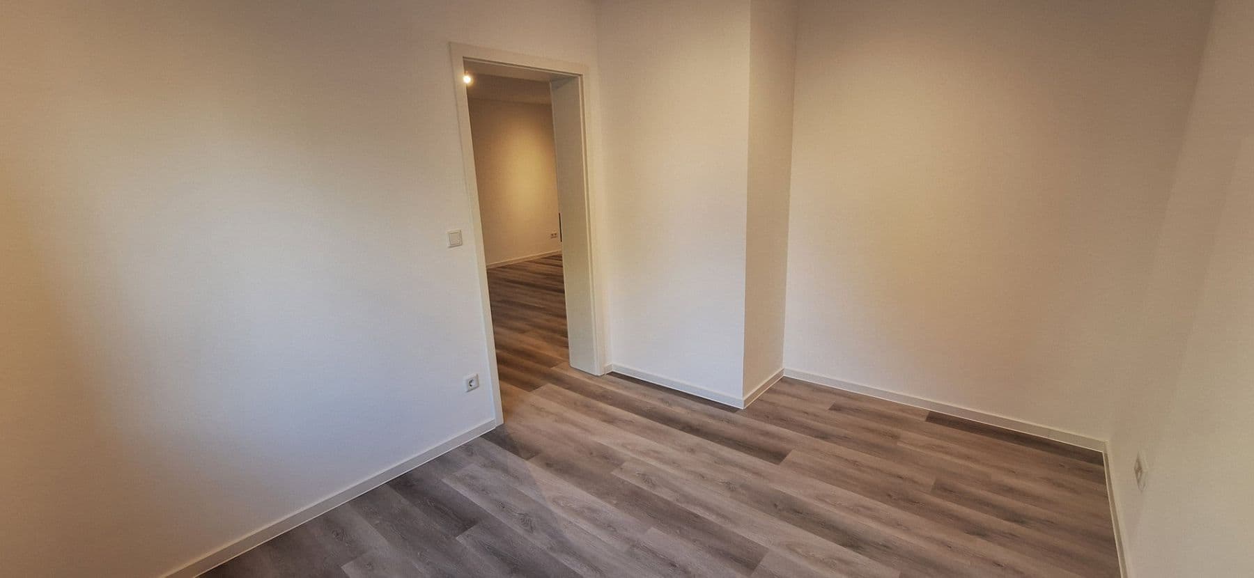 Predaj bytu 2-izbový 45 m², Weinheim, Bádensko-Wurttembersko Predaj bytu 2-izbový 45 m², Weinheim, Bádensko-Wurttembersko