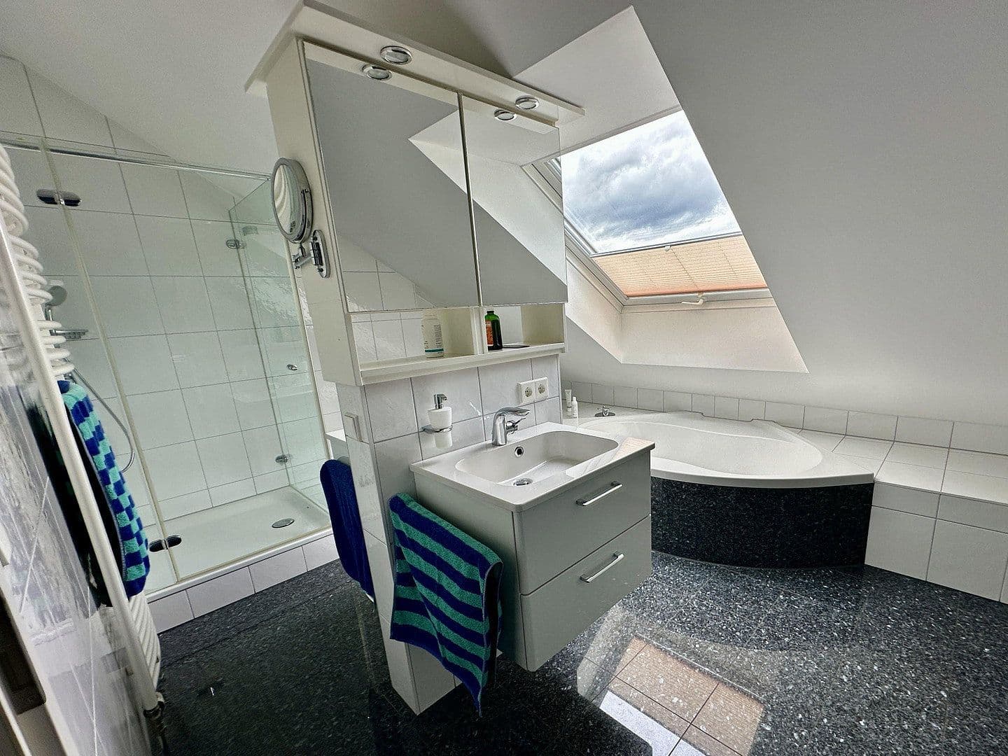 Predaj domu 172 m², pozemok 261 m², Waldenbuch, Bádensko-Wurttembersko Predaj domu 172 m², pozemok 261 m², Waldenbuch, Bádensko-Wurttembersko