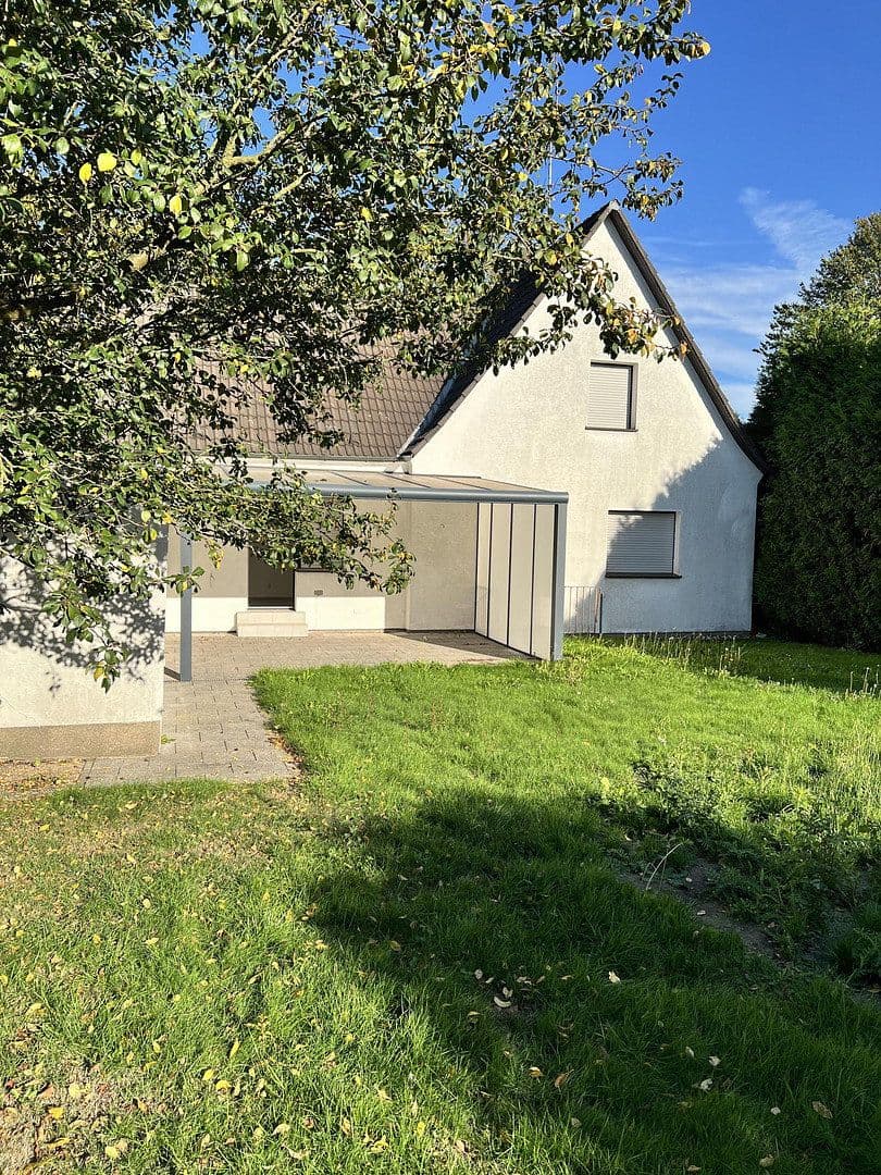 Prenájom domu 130 m², pozemok 725 m², Bochum, Severné Porýnie - Westfálsko Prenájom domu 130 m², pozemok 725 m², Bochum, Severné Porýnie - Westfálsko