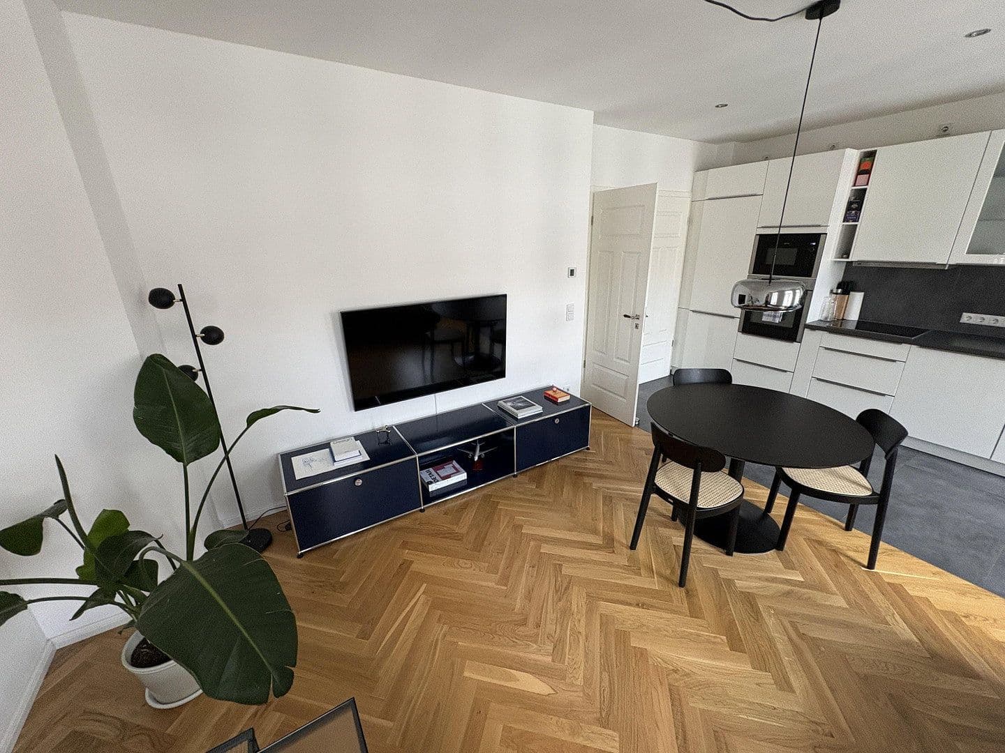 Prenájom bytu 3-izbový 87 m², Roßmarktstraße 9, Leipzig, Sasko Prenájom bytu 3-izbový 87 m², Roßmarktstraße 9, Leipzig, Sasko