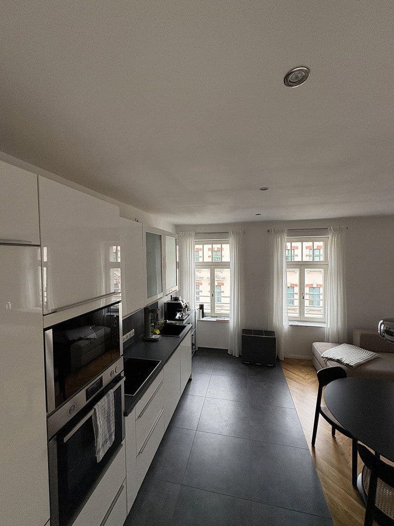 Prenájom bytu 3-izbový 87 m², Roßmarktstraße 9, Leipzig, Sasko Prenájom bytu 3-izbový 87 m², Roßmarktstraße 9, Leipzig, Sasko