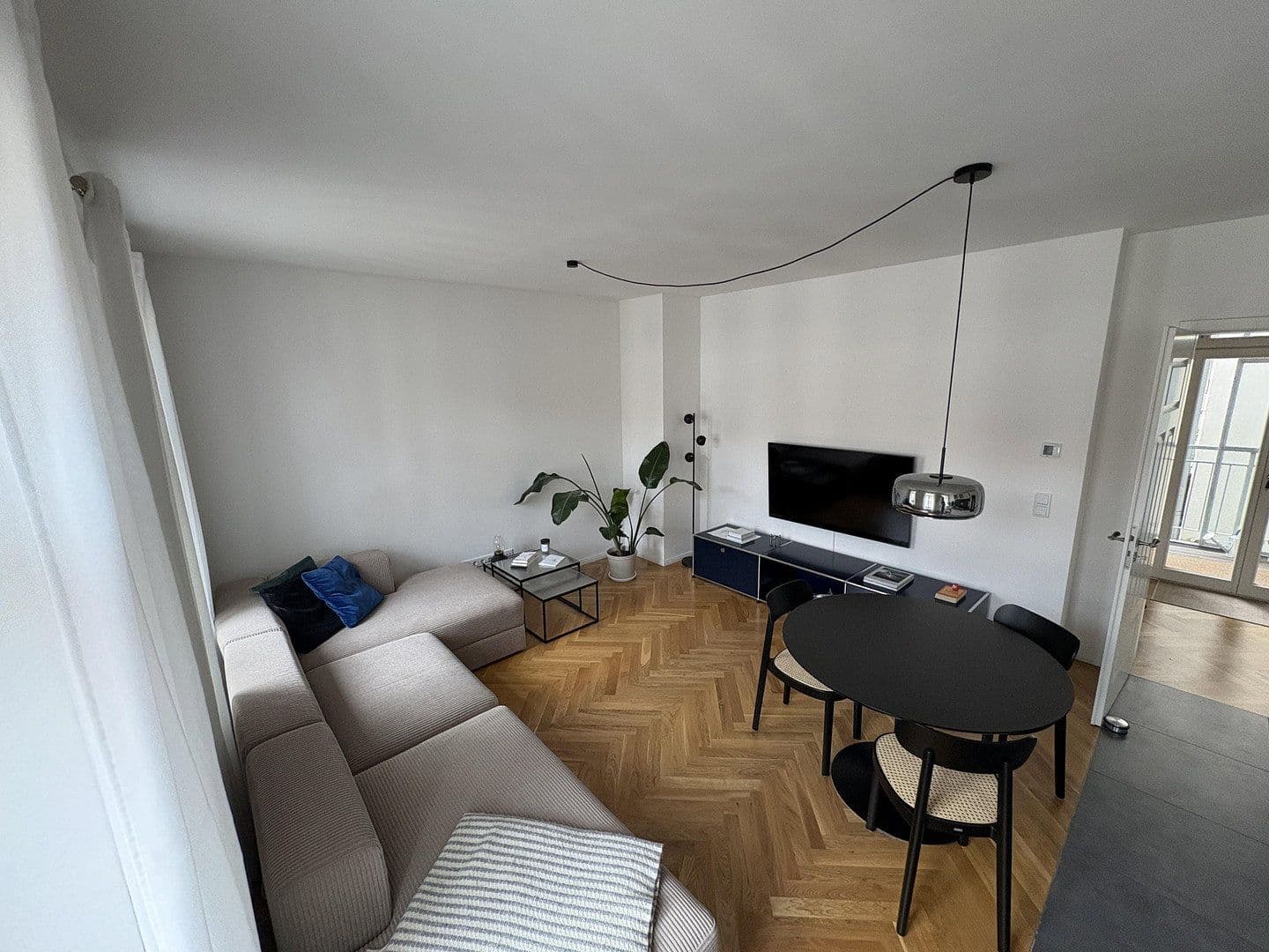 Prenájom bytu 3-izbový 87 m², Roßmarktstraße 9, Leipzig, Sasko Prenájom bytu 3-izbový 87 m², Roßmarktstraße 9, Leipzig, Sasko