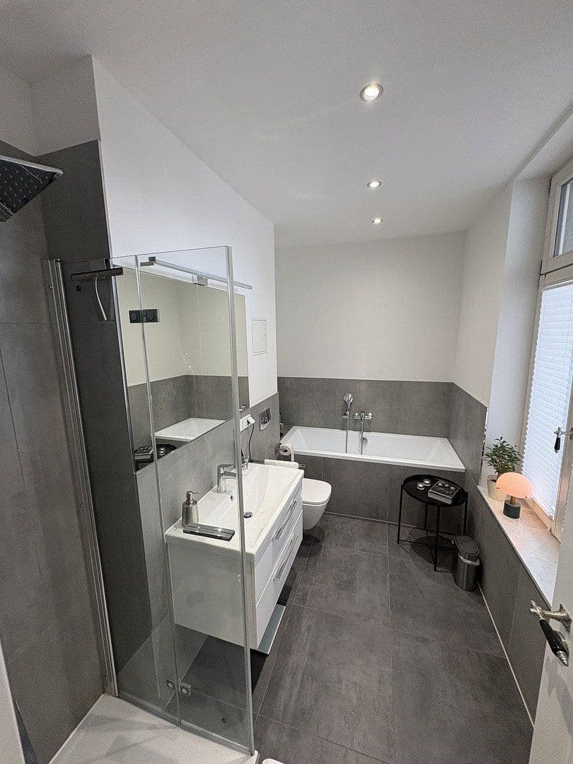 Prenájom bytu 3-izbový 87 m², Roßmarktstraße 9, Leipzig, Sasko Prenájom bytu 3-izbový 87 m², Roßmarktstraße 9, Leipzig, Sasko