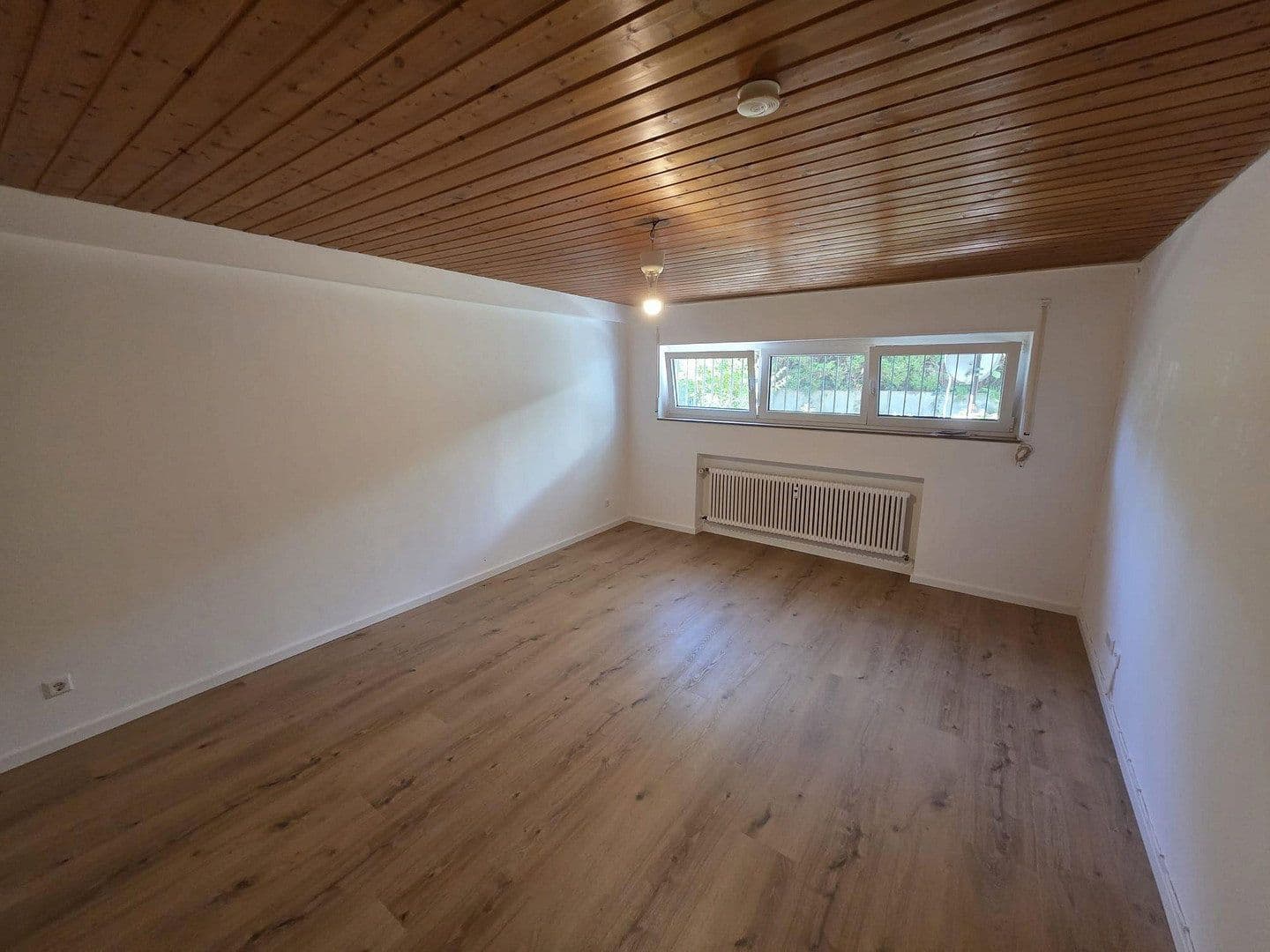 Prenájom bytu 1-izbový 25 m², Spielbergerstr. 32, Zuffenhausen, Bádensko-Wurttembersko Prenájom bytu 1-izbový 25 m², Spielbergerstr. 32, Zuffenhausen, Bádensko-Wurttembersko