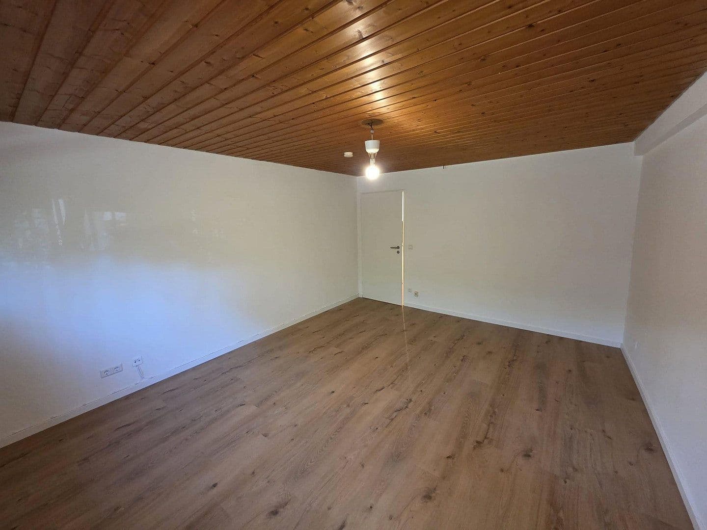 Prenájom bytu 1-izbový 25 m², Spielbergerstr. 32, Zuffenhausen, Bádensko-Wurttembersko Prenájom bytu 1-izbový 25 m², Spielbergerstr. 32, Zuffenhausen, Bádensko-Wurttembersko