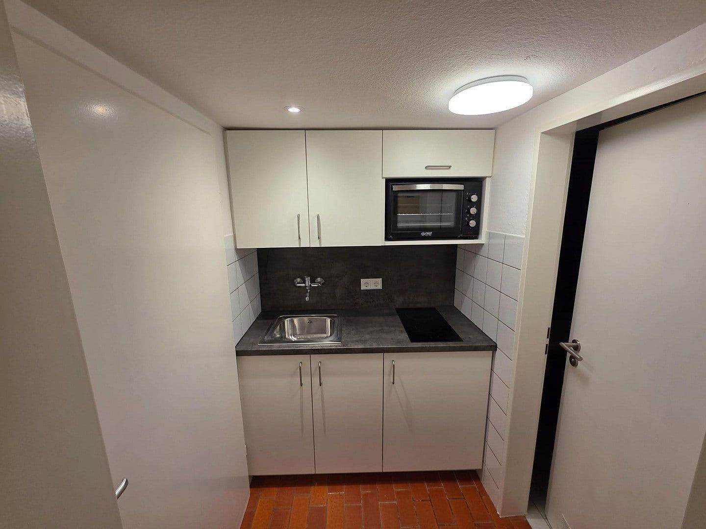 Prenájom bytu 1-izbový 25 m², Spielbergerstr. 32, Zuffenhausen, Bádensko-Wurttembersko Prenájom bytu 1-izbový 25 m², Spielbergerstr. 32, Zuffenhausen, Bádensko-Wurttembersko
