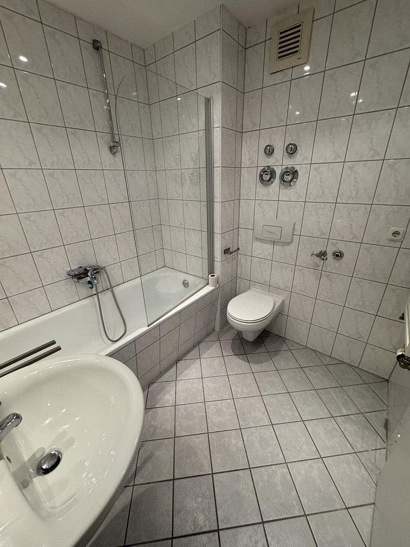 Prenájom bytu 2-izbový 45 m², Auenstraße 25, Erfurt, Durínsko Prenájom bytu 2-izbový 45 m², Auenstraße 25, Erfurt, Durínsko