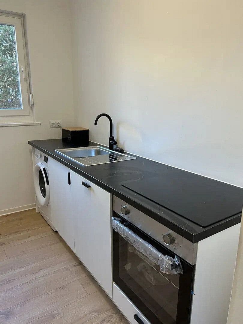Prenájom bytu 3-izbový 65 m², Suderoder Straße 6, Berlin, Berlín Prenájom bytu 3-izbový 65 m², Suderoder Straße 6, Berlin, Berlín