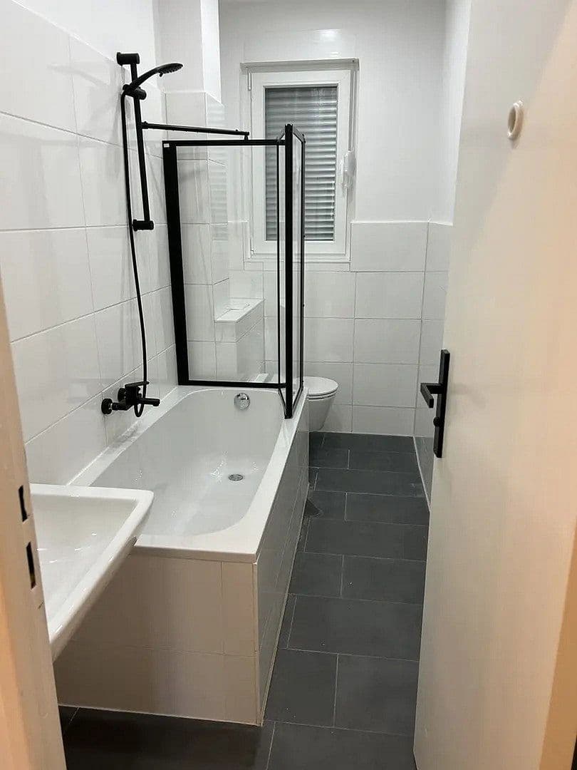 Prenájom bytu 3-izbový 65 m², Suderoder Straße 6, Berlin, Berlín Prenájom bytu 3-izbový 65 m², Suderoder Straße 6, Berlin, Berlín