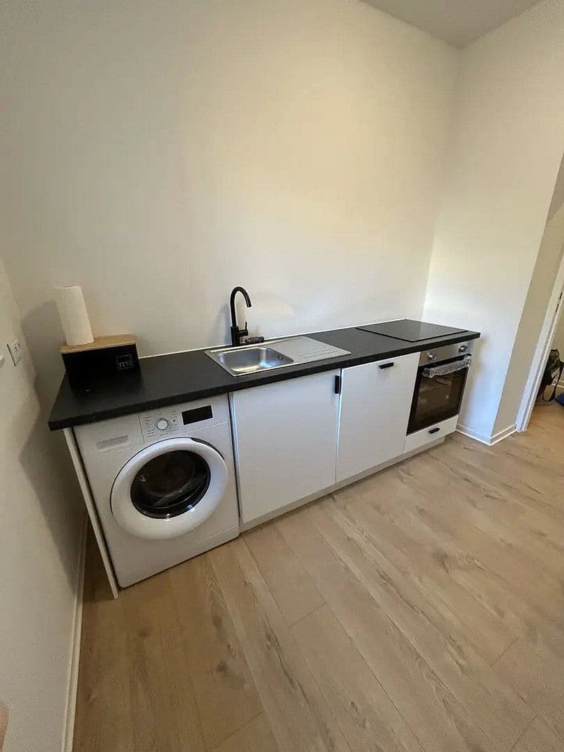 Prenájom bytu 3-izbový 65 m², Suderoder Straße 6, Berlin, Berlín Prenájom bytu 3-izbový 65 m², Suderoder Straße 6, Berlin, Berlín