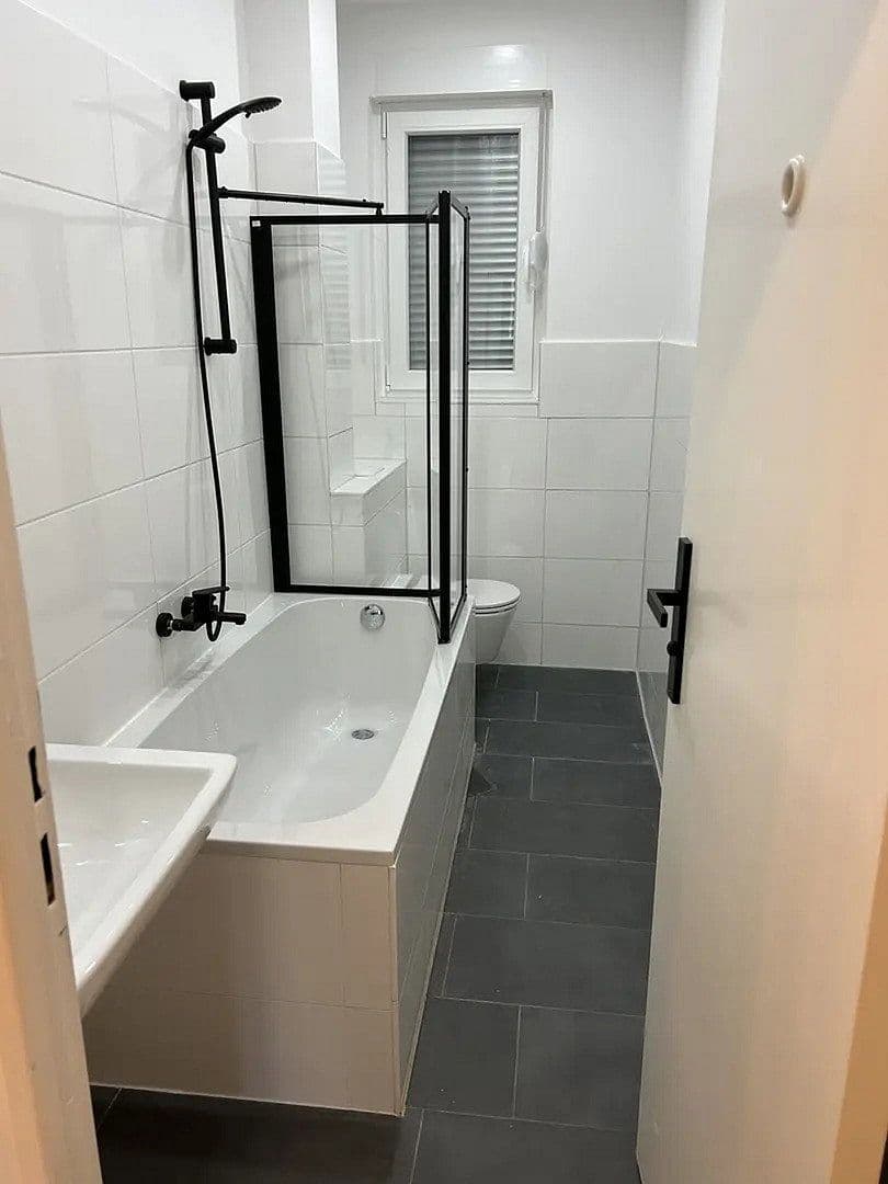 Prenájom bytu 3-izbový 65 m², Suderoder Straße 6, Berlin, Berlín Prenájom bytu 3-izbový 65 m², Suderoder Straße 6, Berlin, Berlín