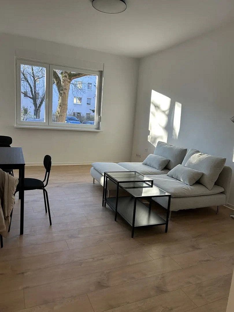 Prenájom bytu 3-izbový 65 m², Suderoder Straße 6, Berlin, Berlín Prenájom bytu 3-izbový 65 m², Suderoder Straße 6, Berlin, Berlín