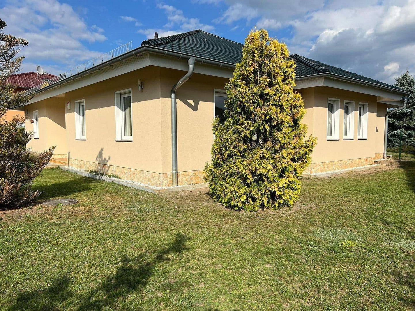 Predaj domu 240 m², pozemok 1.283 m², Ulmenstraße 24, Wandlitz, Brandenbursko Predaj domu 240 m², pozemok 1.283 m², Ulmenstraße 24, Wandlitz, Brandenbursko