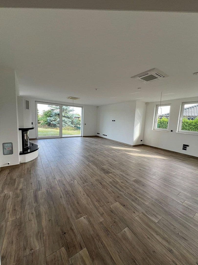 Predaj domu 240 m², pozemok 1.283 m², Ulmenstraße 24, Wandlitz, Brandenbursko Predaj domu 240 m², pozemok 1.283 m², Ulmenstraße 24, Wandlitz, Brandenbursko