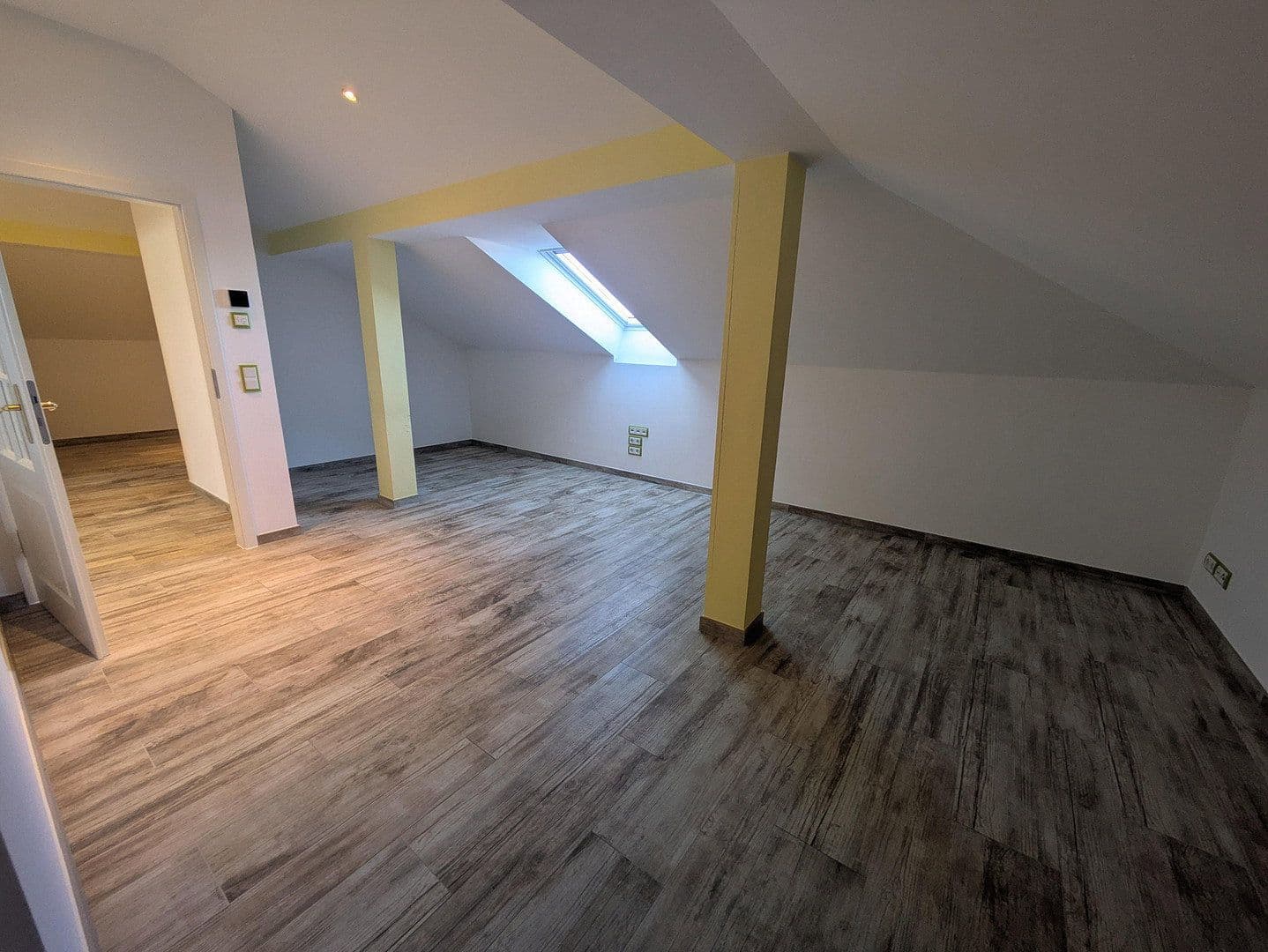 Predaj domu 240 m², pozemok 1.283 m², Ulmenstraße 24, Wandlitz, Brandenbursko Predaj domu 240 m², pozemok 1.283 m², Ulmenstraße 24, Wandlitz, Brandenbursko