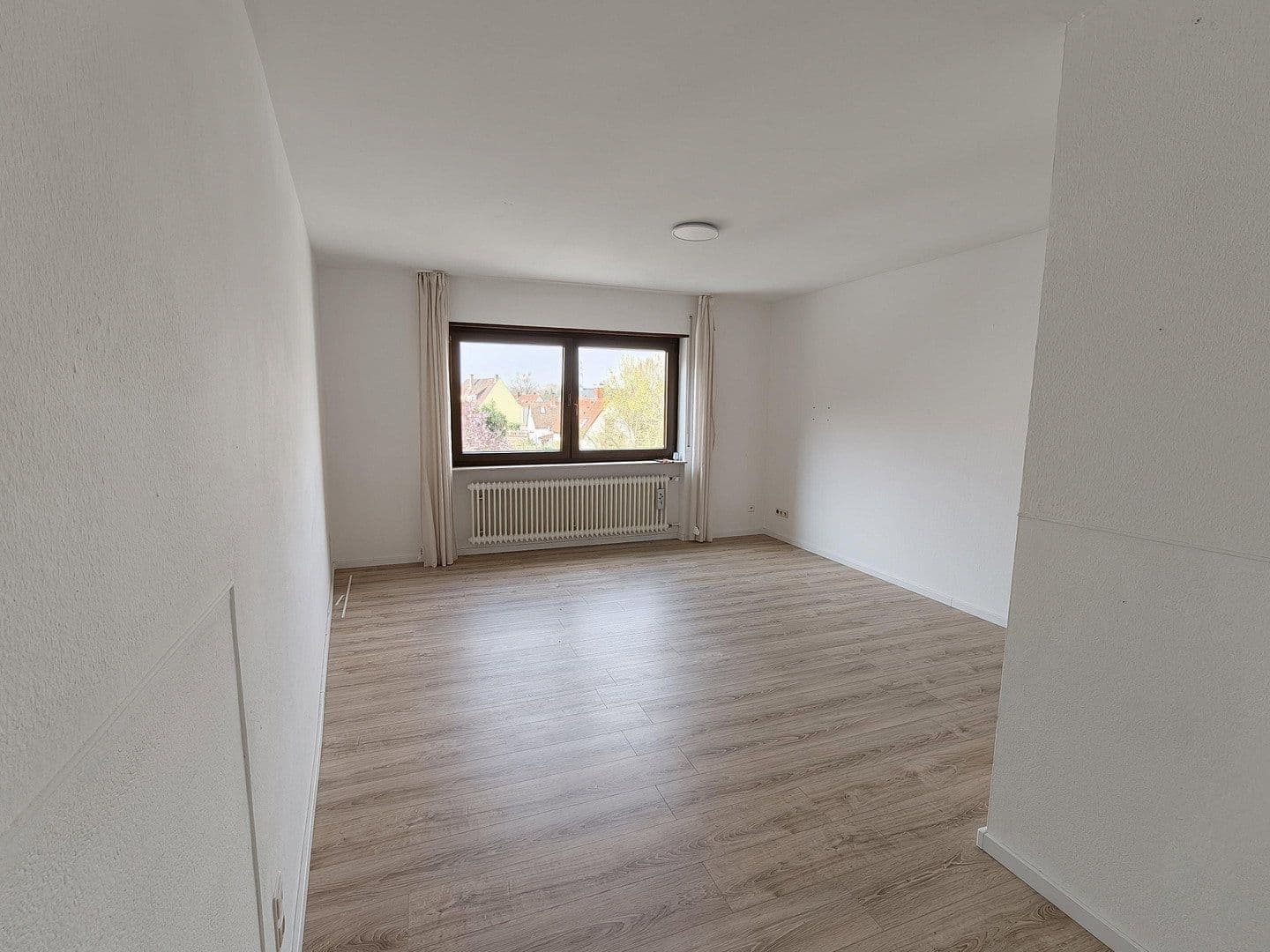 Prenájom bytu 1-izbový 30 m², Ludwigshafen am Rhein, Porýnie-Falcko Prenájom bytu 1-izbový 30 m², Ludwigshafen am Rhein, Porýnie-Falcko