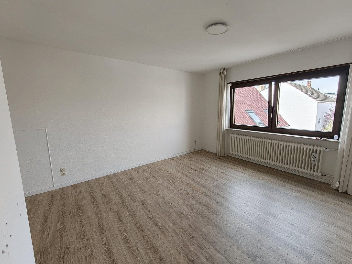Prenájom bytu 1-izbový 30 m², Ludwigshafen am Rhein, Porýnie-Falcko Prenájom bytu 1-izbový 30 m², Ludwigshafen am Rhein, Porýnie-Falcko
