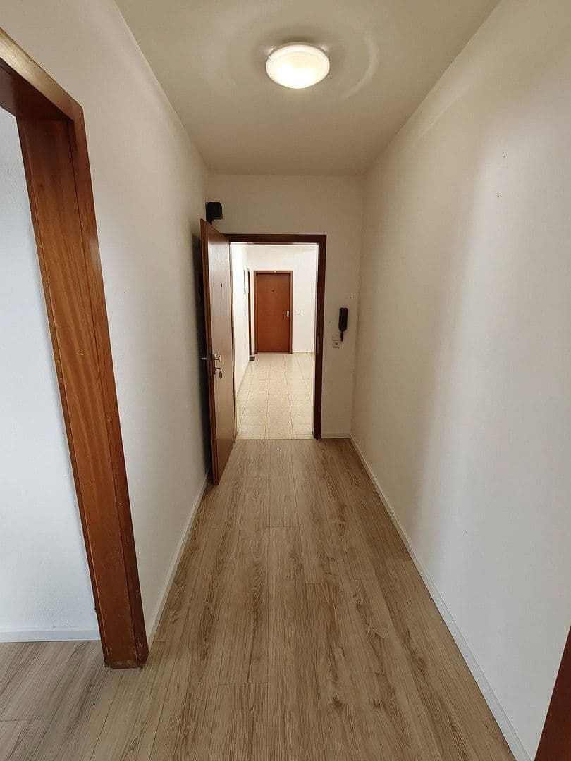 Prenájom bytu 1-izbový 30 m², Ludwigshafen am Rhein, Porýnie-Falcko Prenájom bytu 1-izbový 30 m², Ludwigshafen am Rhein, Porýnie-Falcko