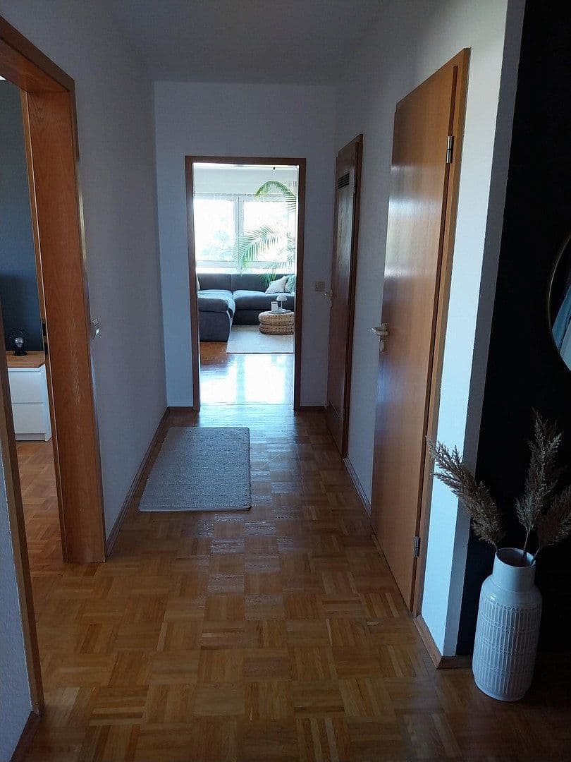 Prenájom bytu 3-izbový 90 m², Römerstraße 10, Rüdesheim, Porýnie-Falcko Prenájom bytu 3-izbový 90 m², Römerstraße 10, Rüdesheim, Porýnie-Falcko