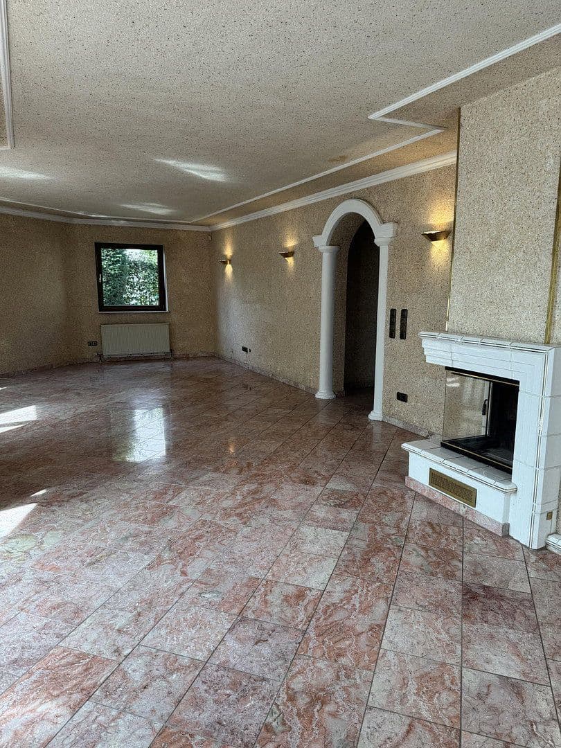 Predaj domu 160 m², pozemok 535 m², Rosbach v. d. Höhe, Hesensko Predaj domu 160 m², pozemok 535 m², Rosbach v. d. Höhe, Hesensko
