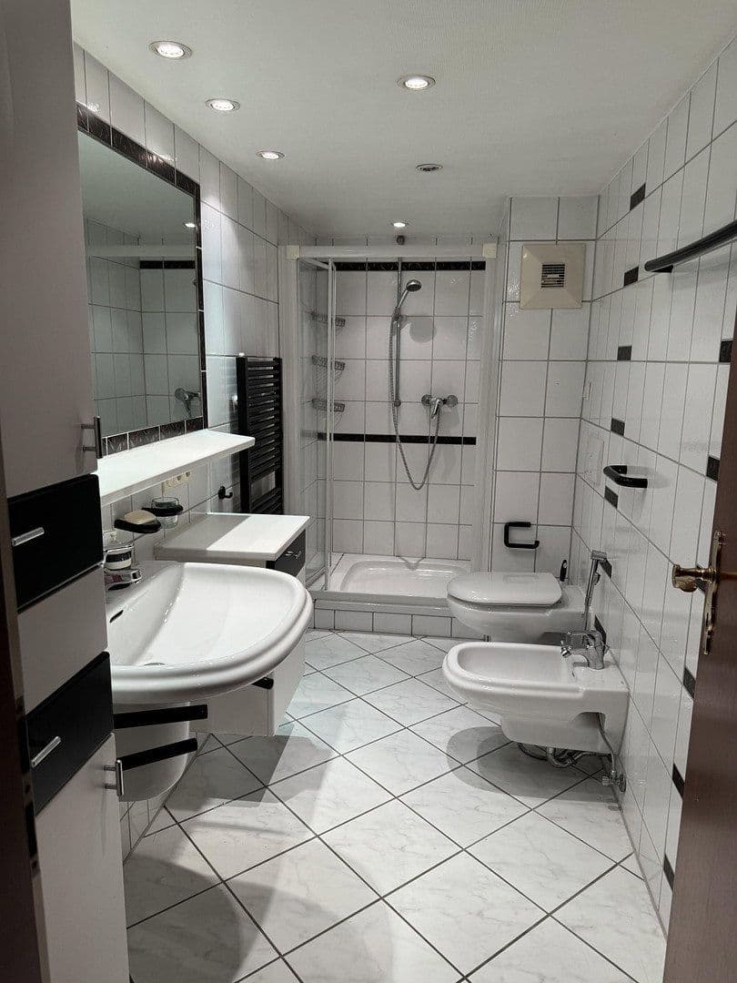 Predaj domu 160 m², pozemok 535 m², Rosbach v. d. Höhe, Hesensko Predaj domu 160 m², pozemok 535 m², Rosbach v. d. Höhe, Hesensko