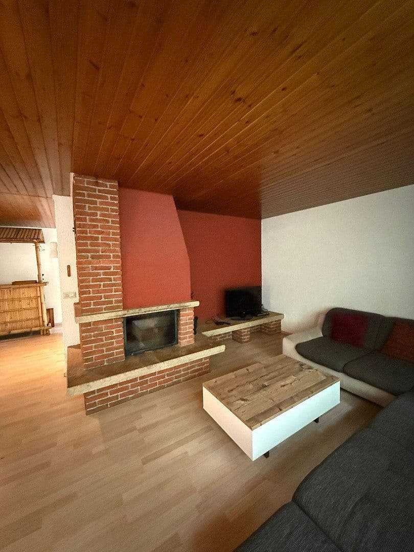 Predaj domu 148 m², pozemok 1.306 m², Mehrstetten, Bádensko-Wurttembersko Predaj domu 148 m², pozemok 1.306 m², Mehrstetten, Bádensko-Wurttembersko