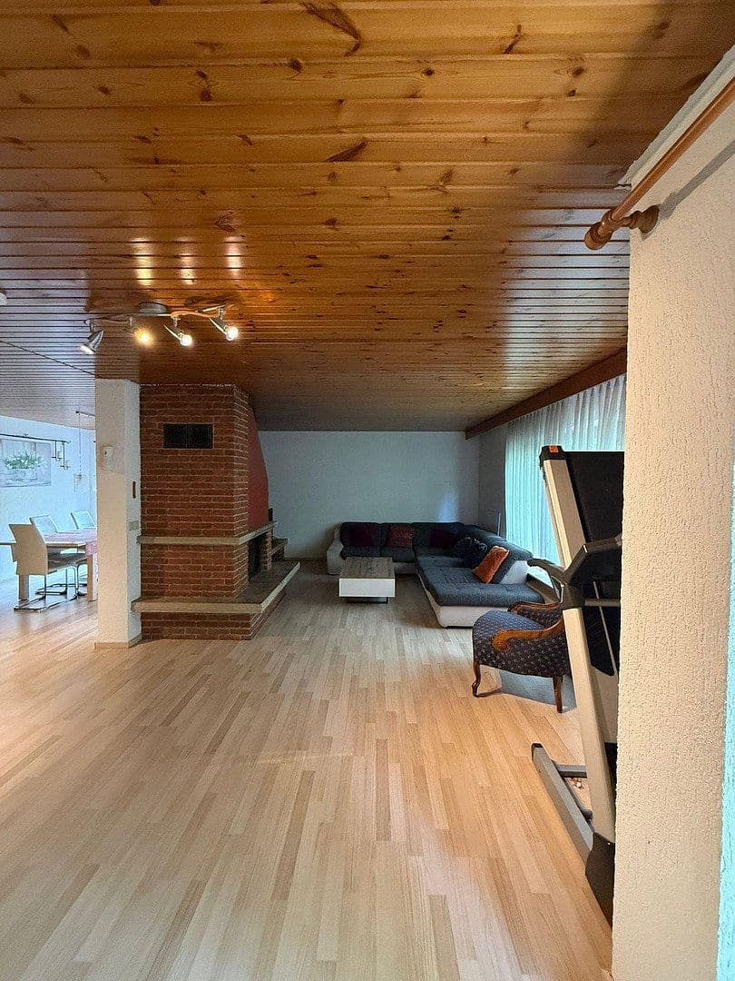 Predaj domu 148 m², pozemok 1.306 m², Mehrstetten, Bádensko-Wurttembersko Predaj domu 148 m², pozemok 1.306 m², Mehrstetten, Bádensko-Wurttembersko